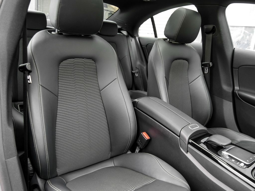 Mercedes-Benz CLA 250 e Coupé |LED|NAVI|KEYL|PANO|AHK|KAM|MBUX