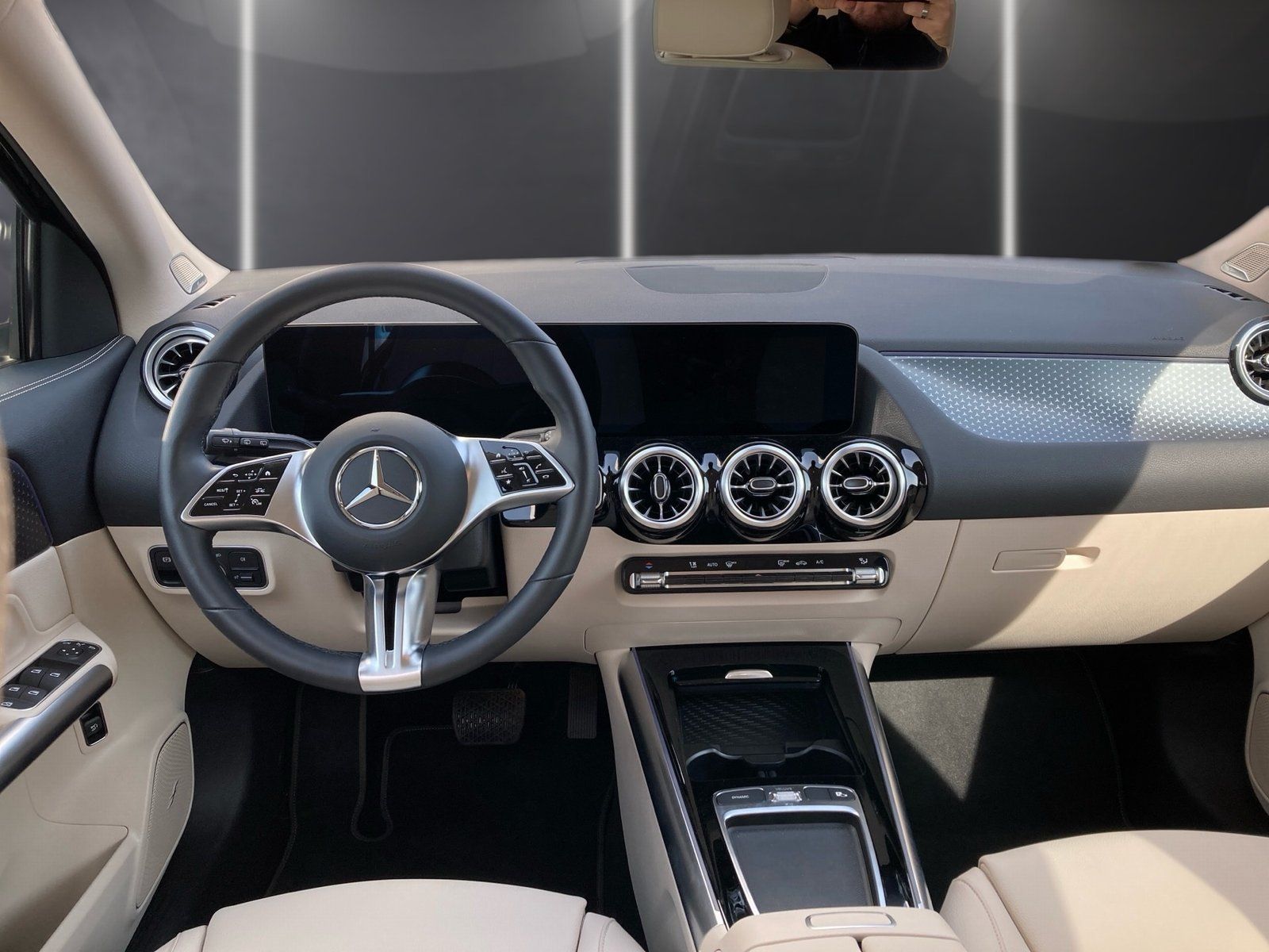 Fahrzeugabbildung Mercedes-Benz GLA 220 d 4M Progressive*AHK*Burme*Distro*MBeam*