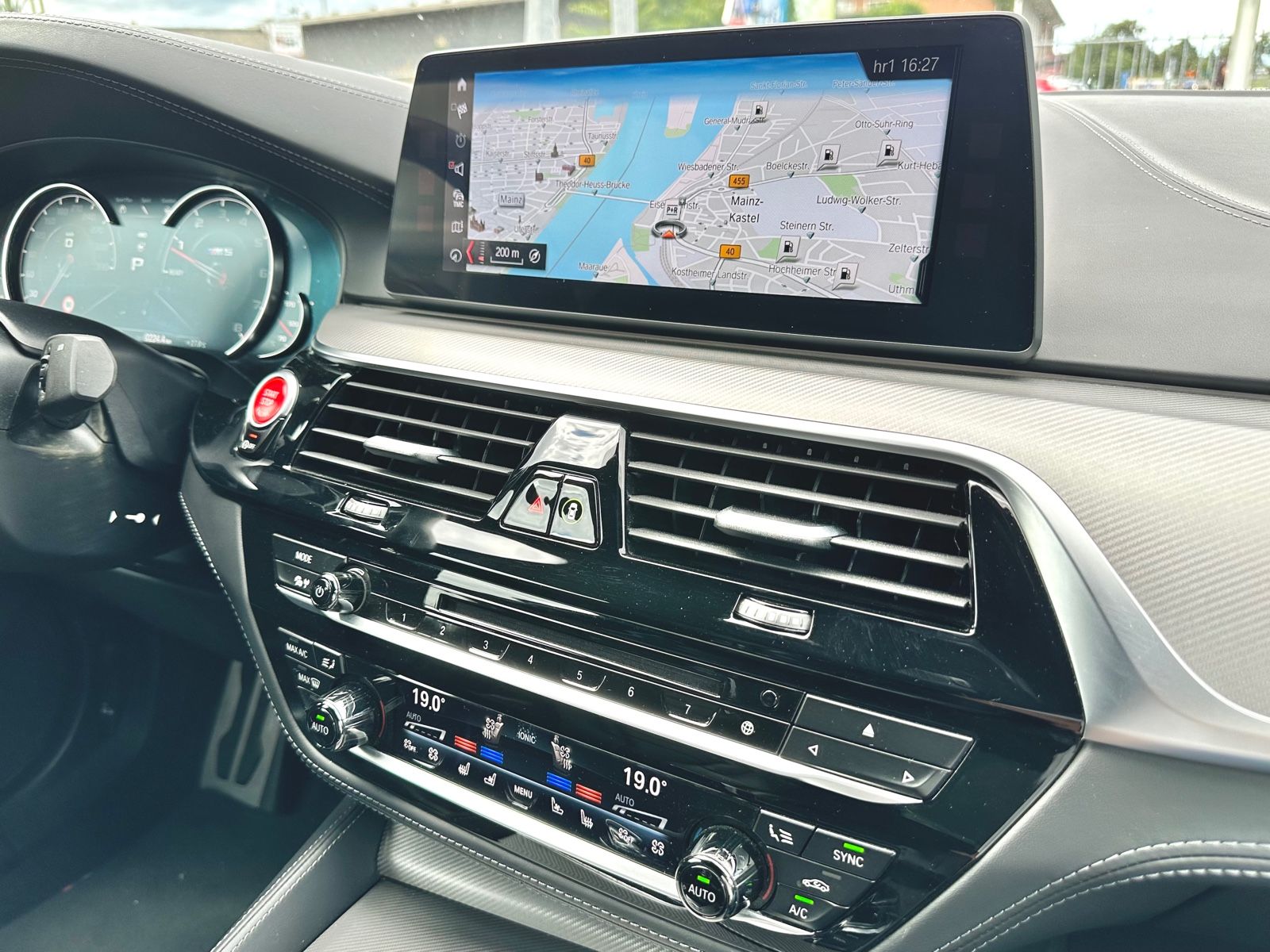 Fahrzeugabbildung BMW M5*AKRAPOVIC ANLAGE+CARBON+MOD.2019