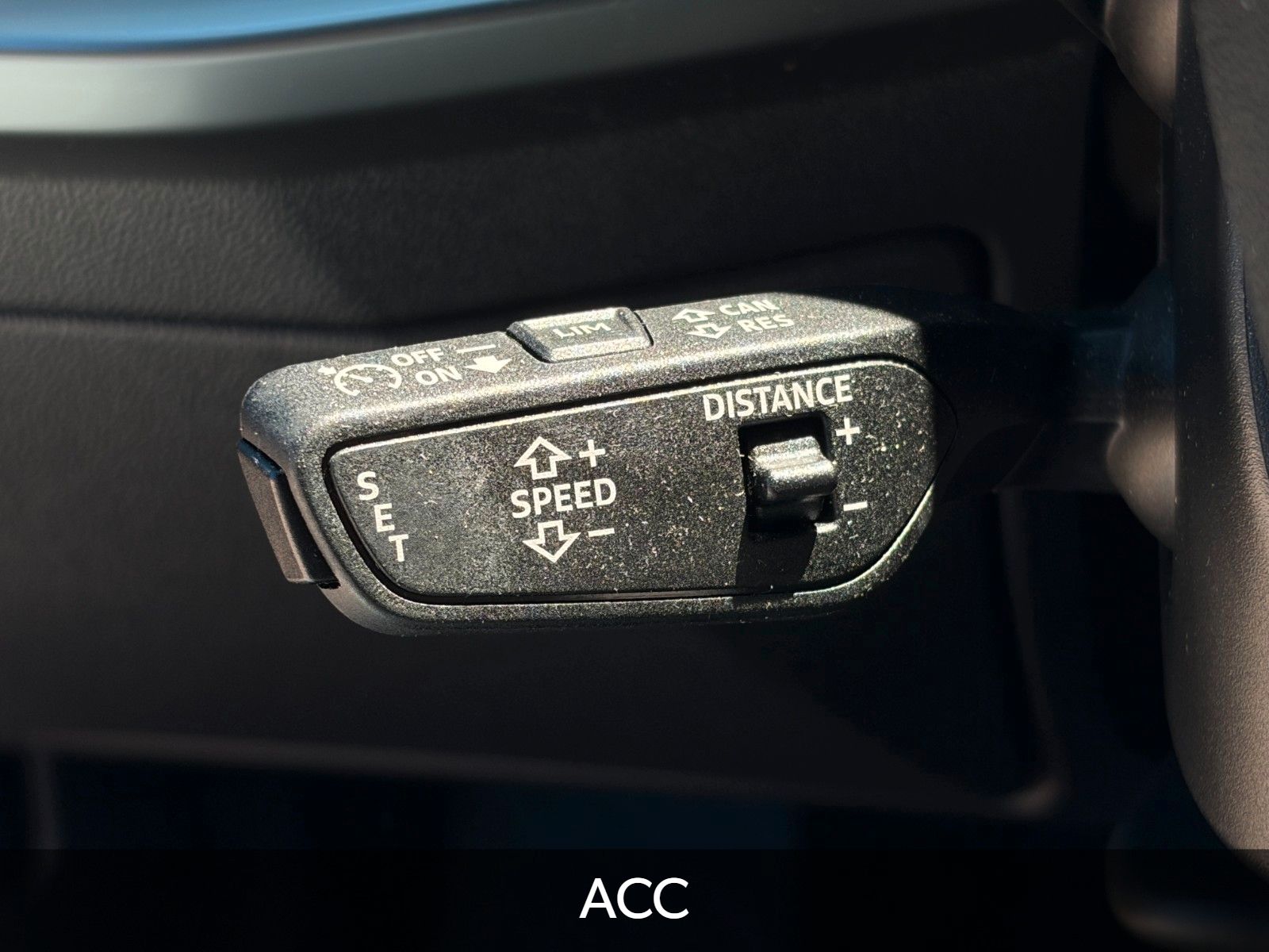 Fahrzeugabbildung Audi A3 Sportback 40 TFSIe Schiebedach KZG ACC CAM