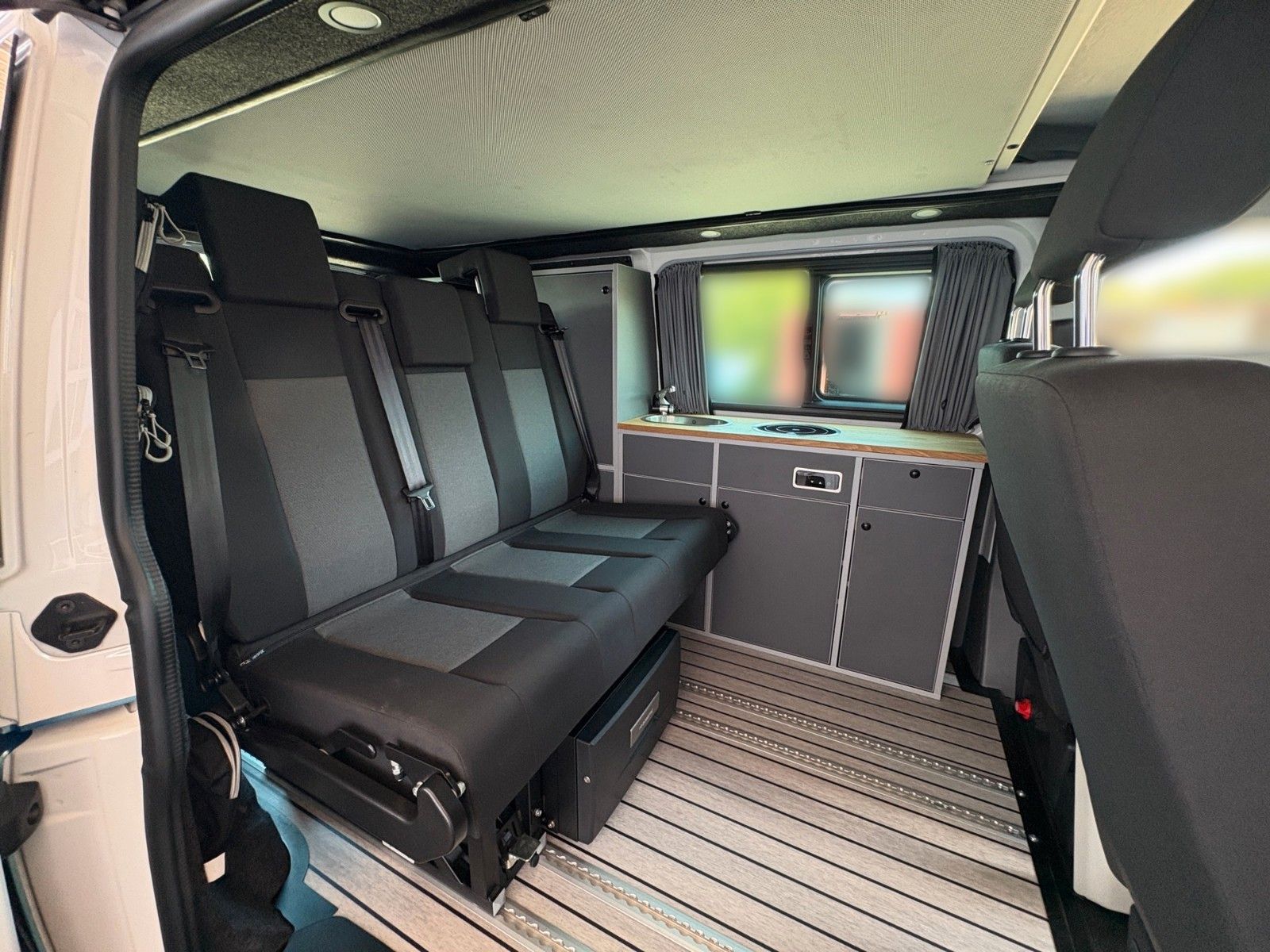 Fahrzeugabbildung Volkswagen T6 4Motion Transporter Campervan DSG