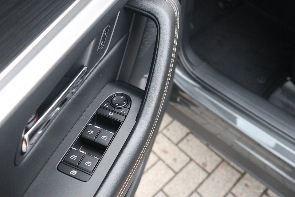 Fahrzeugabbildung Mazda CX-80 Homura Plus D-254 AWD AT 7-Sitzer LEDER PA