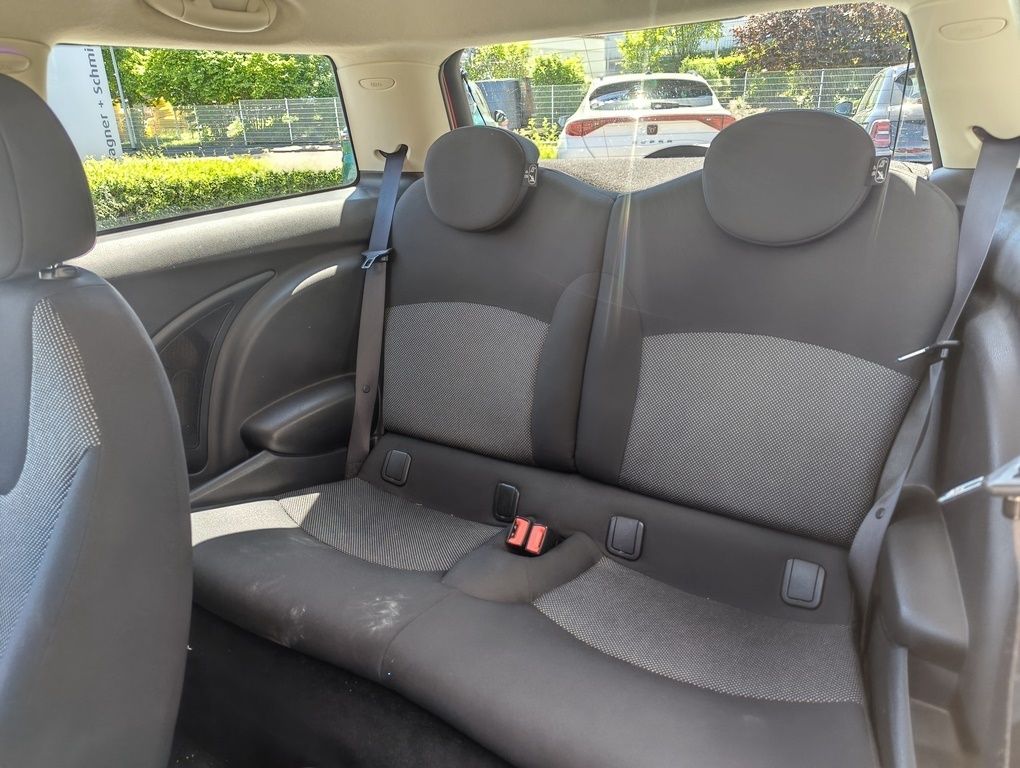 Fahrzeugabbildung MINI ONE 1.6 (75 PS) + Klima