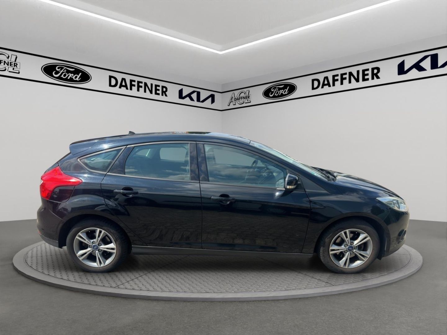 Fahrzeugabbildung Ford Focus SYNC Edition SHZ Notbremsass. Tel.-Vorb. P