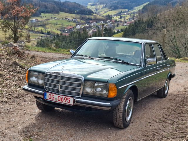 Mercedes-Benz 240 D Oldi! 2 Hand 183tkm Automatic gut erhalten