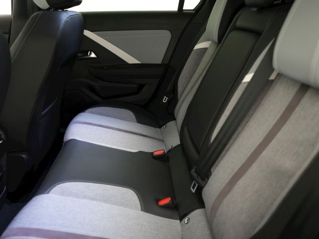 Astra L ST ELEGANCE PHEV AT+LED LICHT+NAVI+RÜCKF