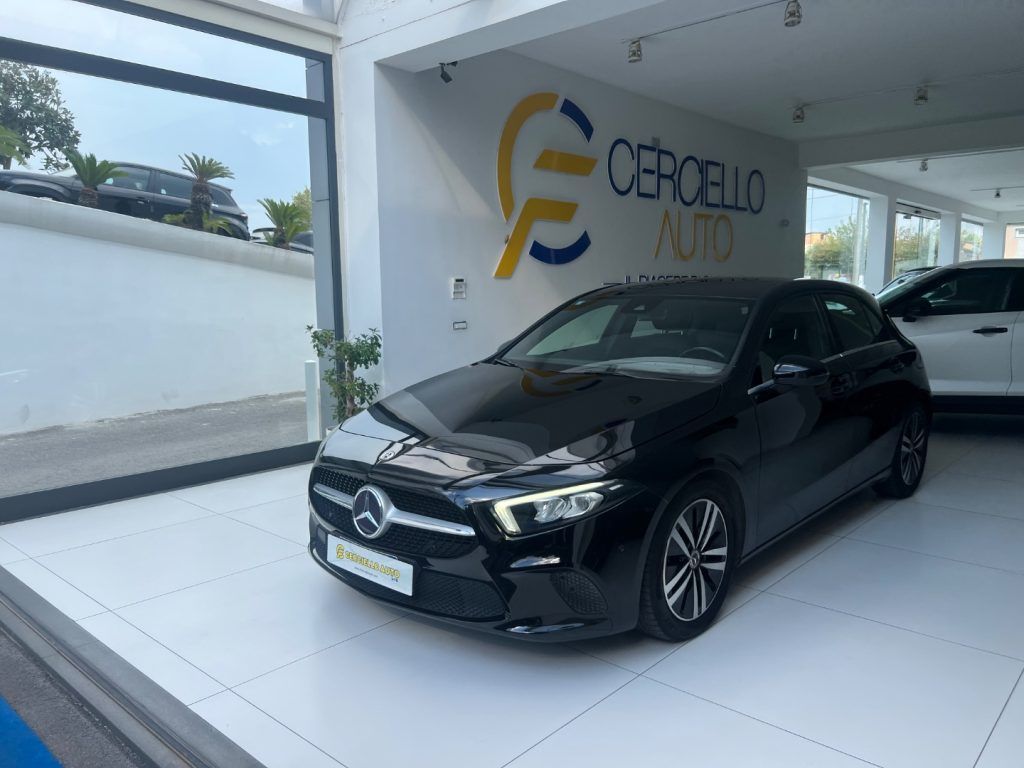 Mercedes-Benz A 180 d Automatic Business Extra t imagem 2