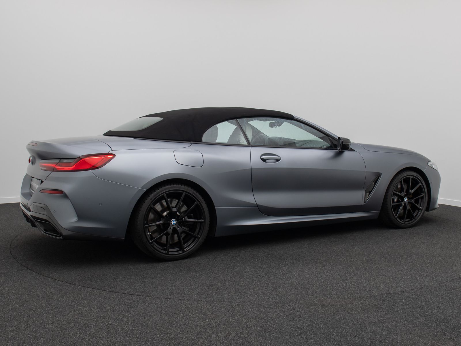 Fahrzeugabbildung BMW 840d xD Cabrio Individual B&W SoftClos HUD VOLL