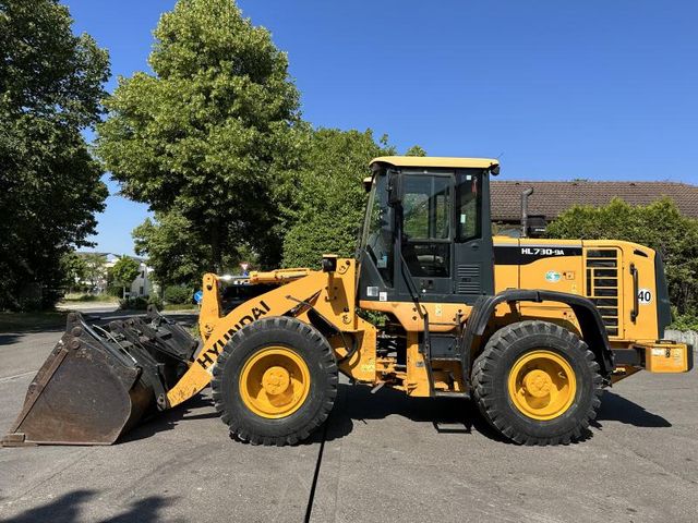 Hyundai HL730-9A 4X4 Radlader Mulch-/Klappschaufel KLIMA