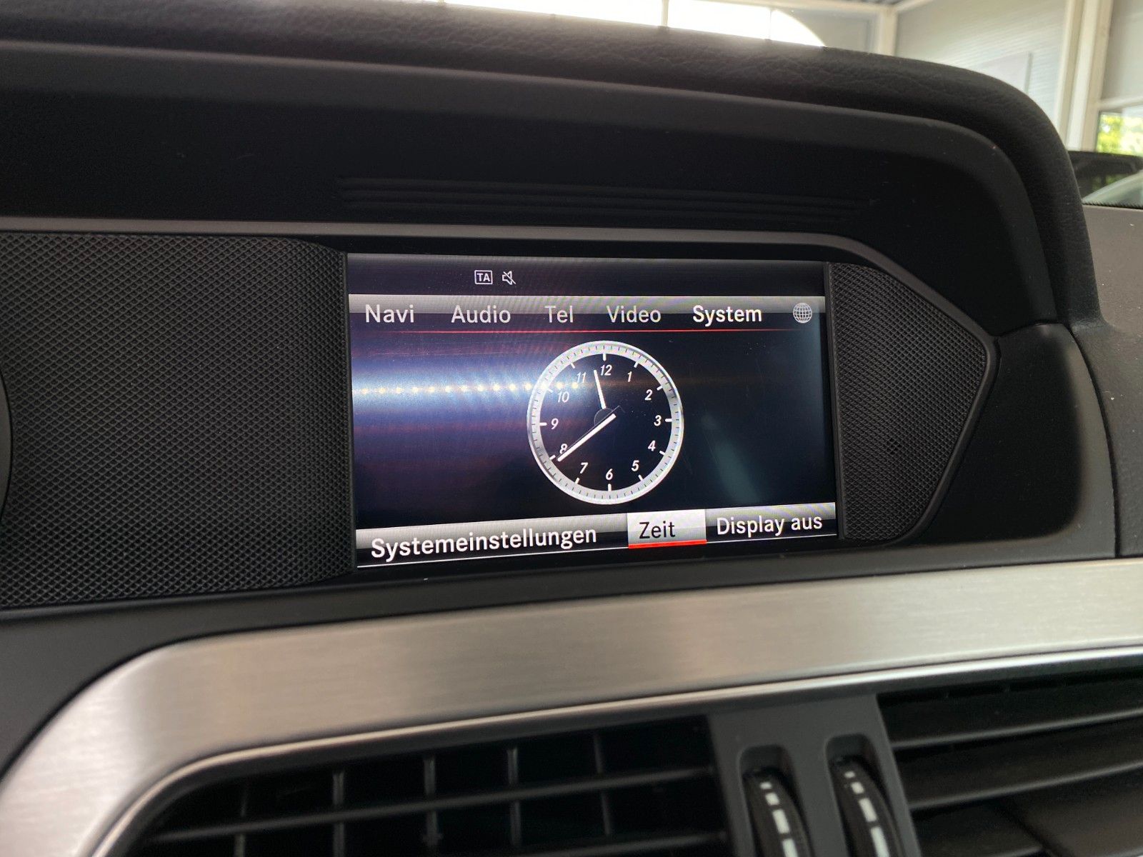 Fahrzeugabbildung Mercedes-Benz C 200 CGI Coupe "Navi Bi-Xenon AMG-Sportpaket "