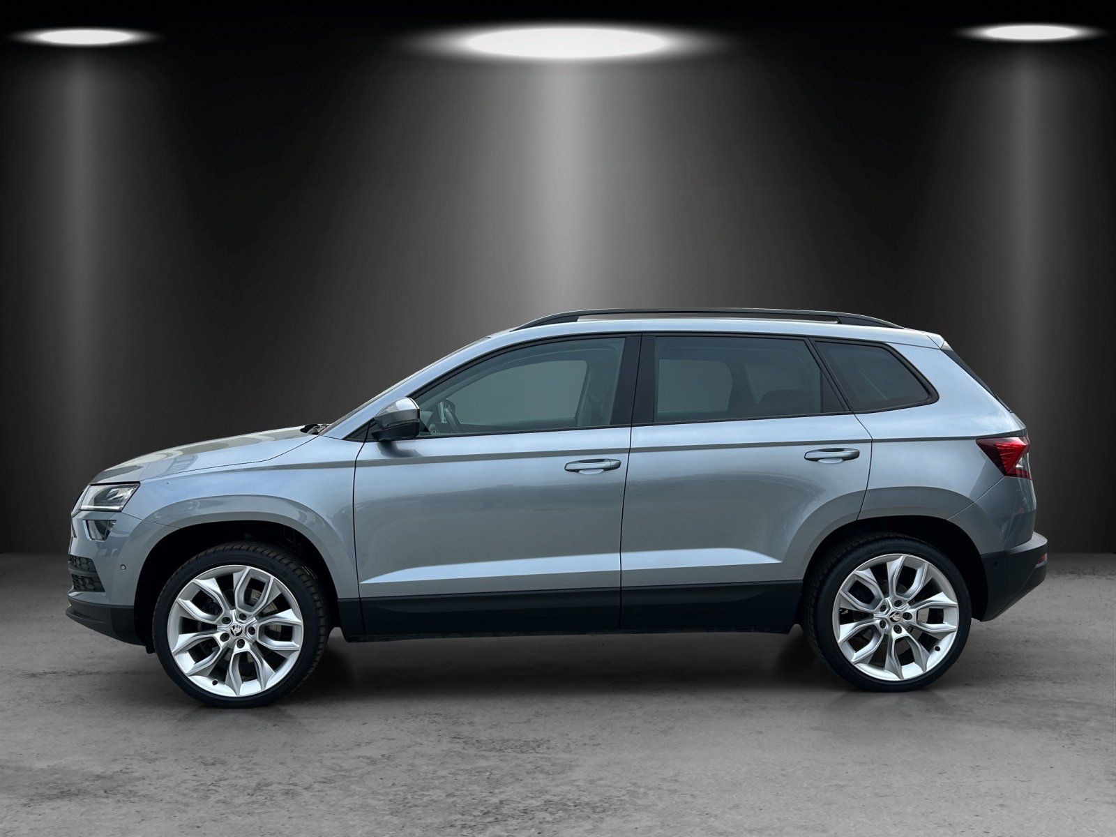 Fahrzeugabbildung SKODA Karoq 1.5 TSI Style Aut./LED/ACC/AHK/NAVI/SHZ/