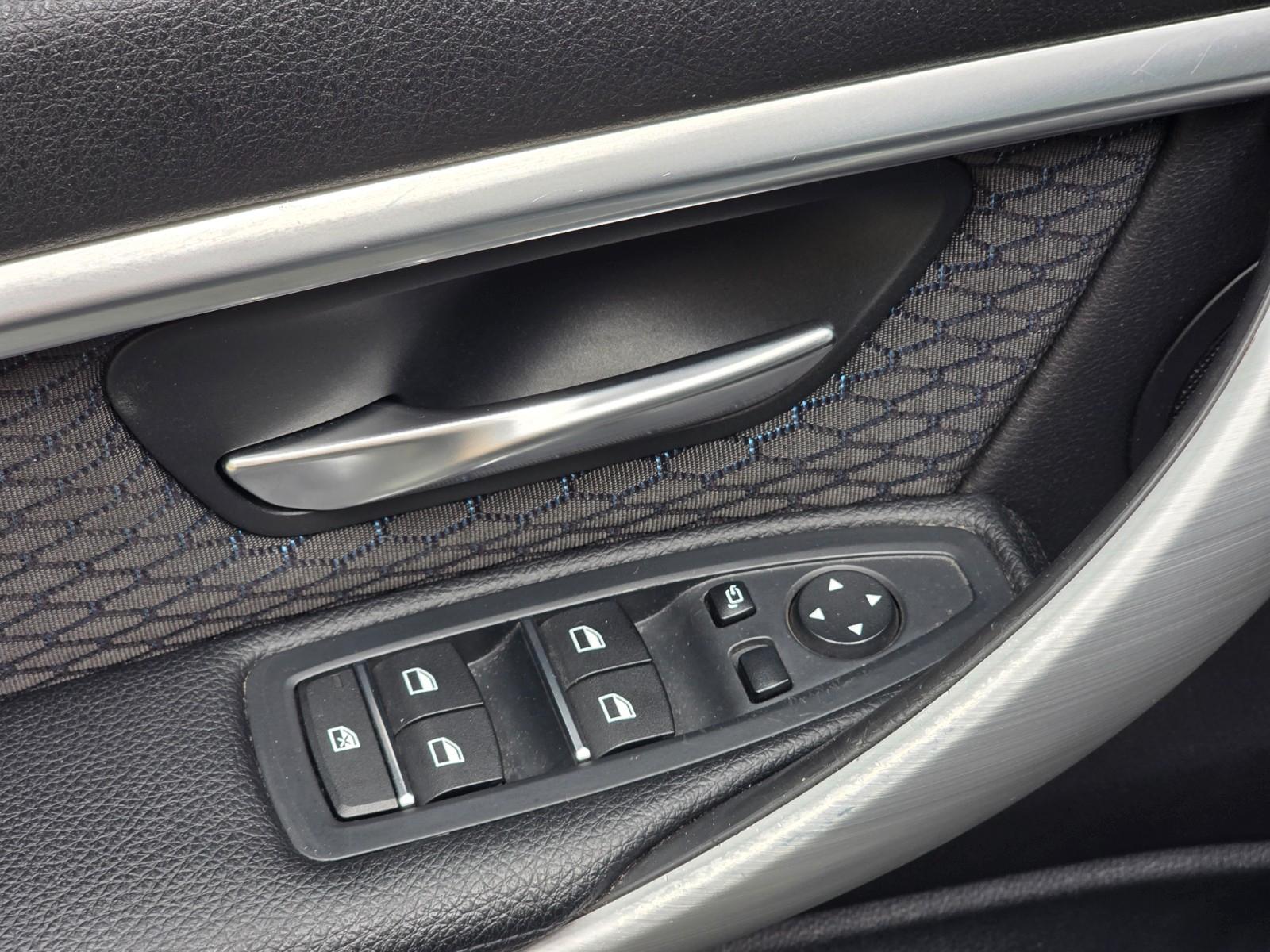 BMW 320 i M Sport*1.Hand*Scheckheft gepflegt*Ambient