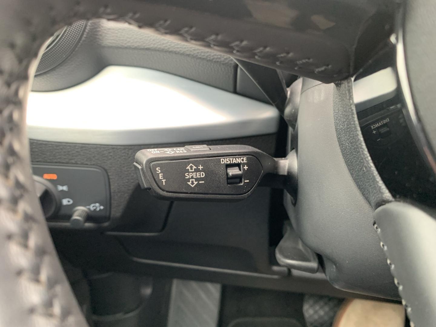 Audi Q2 quattro sport El. Panodach Navi Leder Digital