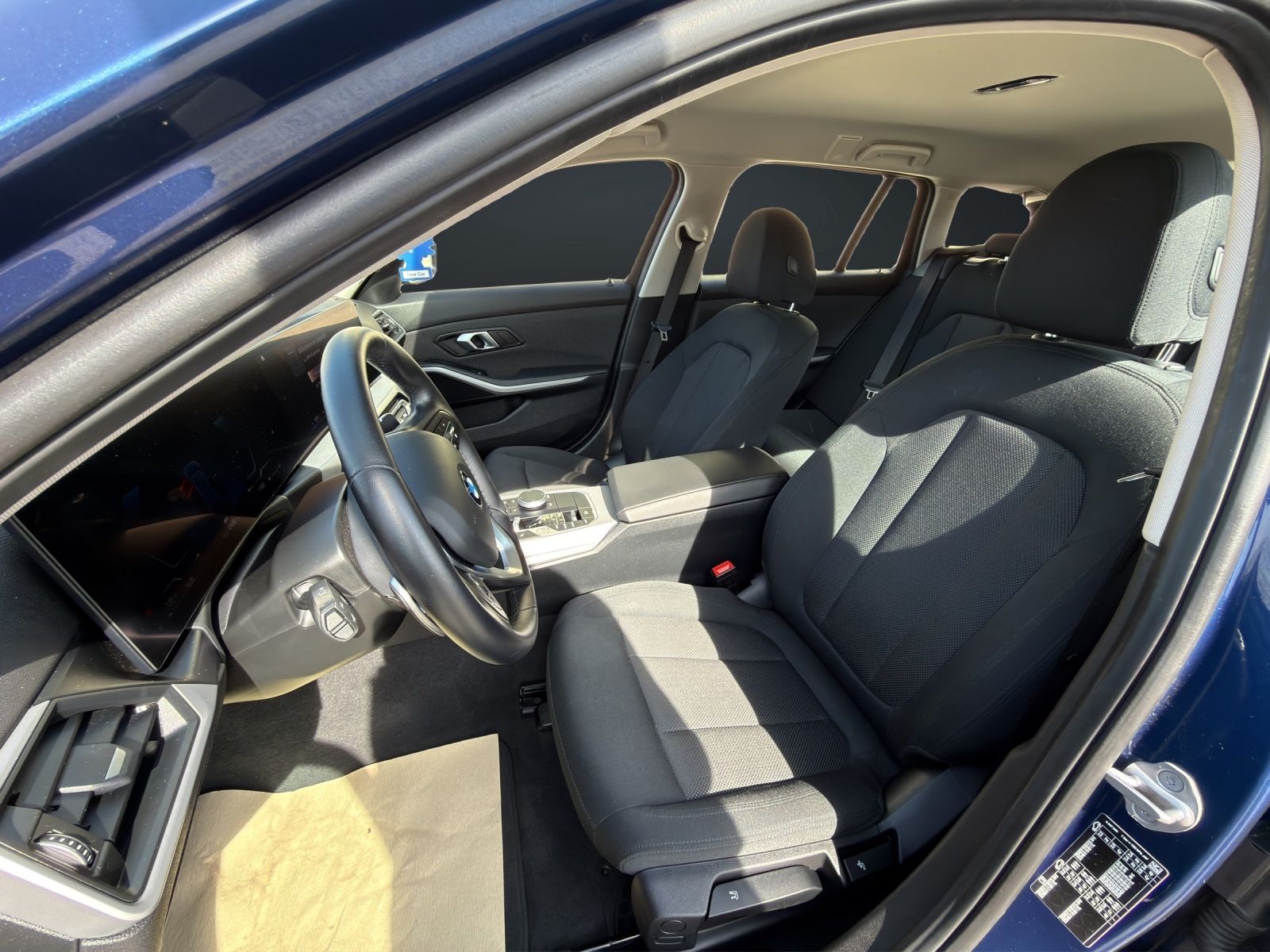 BMW 318 d Touring, LED, Komfortzugang, Driving Assis foto 9