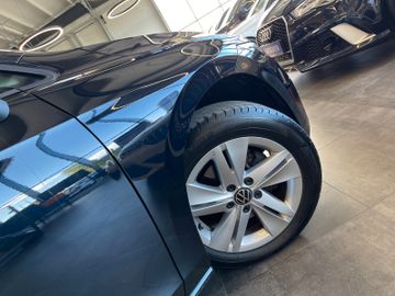 Volkswagen Golf VIII Lim. Life *FAHRSCHULAUTO*LED*AHK*ACC*