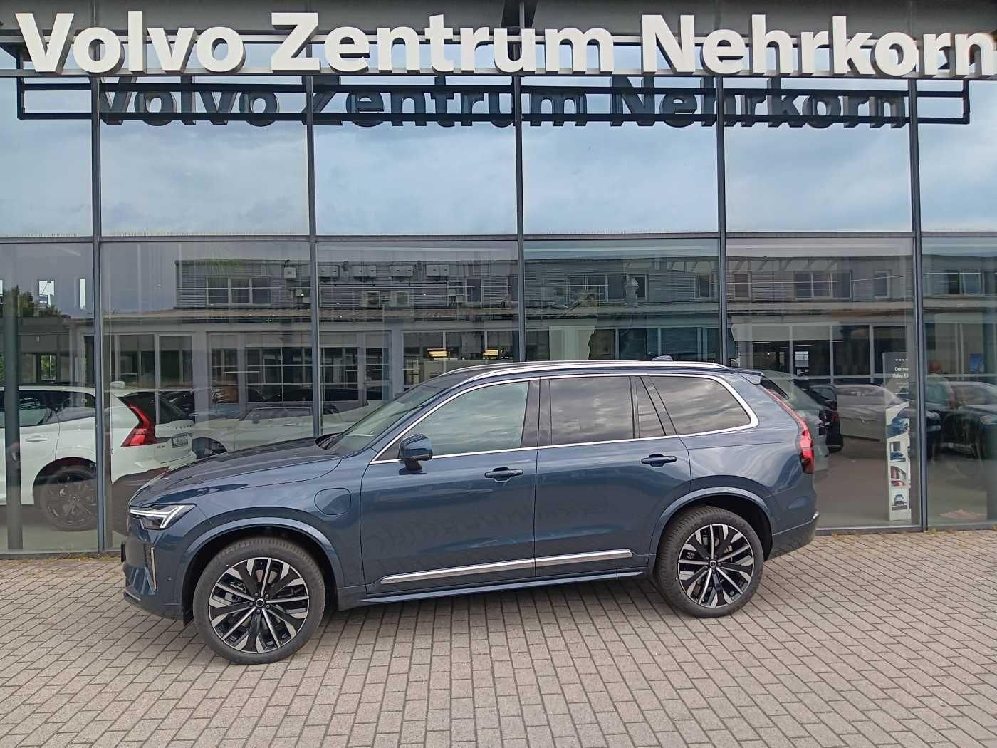 Fahrzeugabbildung Volvo XC90 T8 AWD Plug-in Hybrid Plus Bright