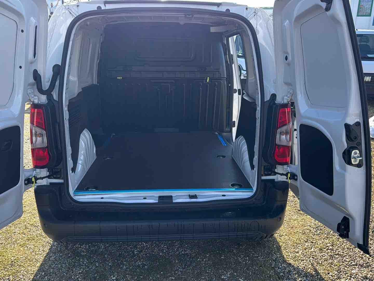 Fahrzeugabbildung Opel Combo-e Cargo Edition