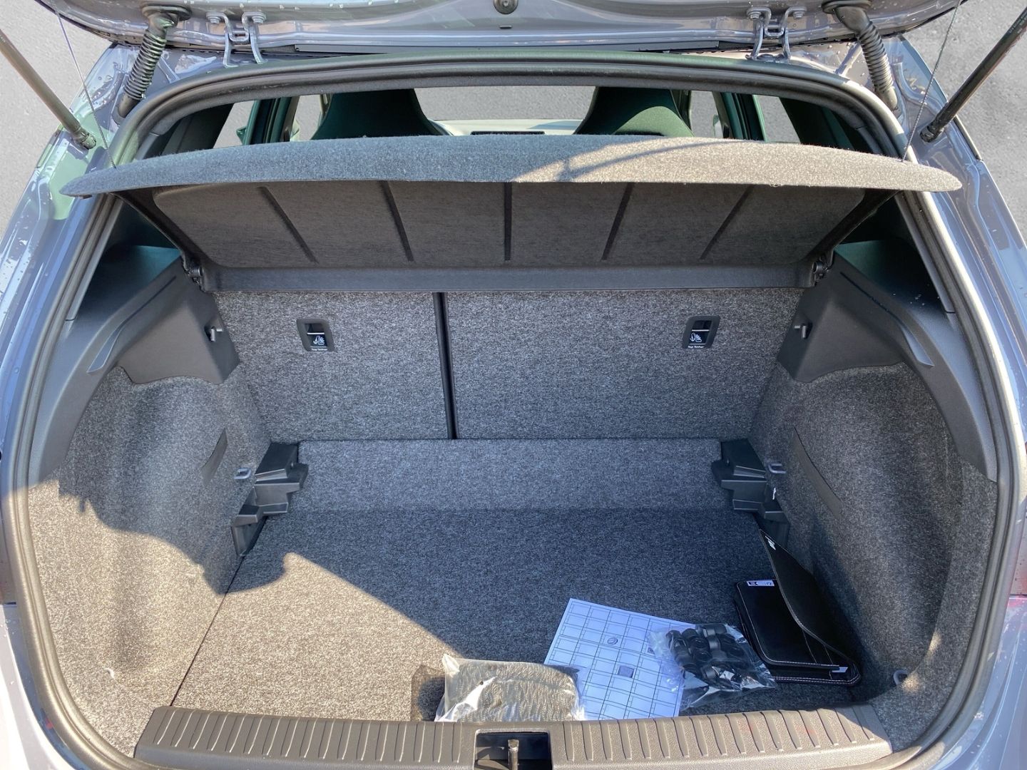 Fahrzeugabbildung SEAT Arona FR 1.0 TSI*NAVI*Full-Link*SHZ*PDC*CAM*ACC*