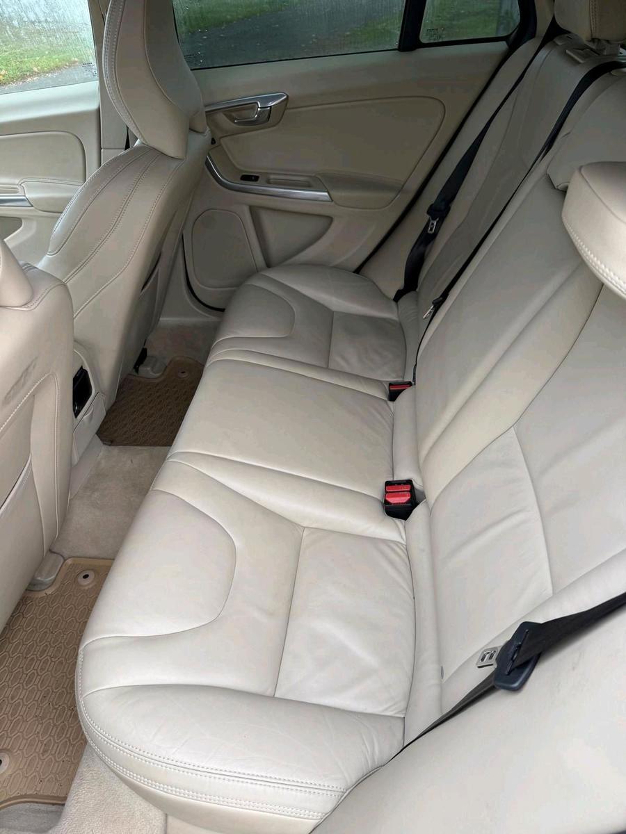 Volvo V60 2014 — photo 8