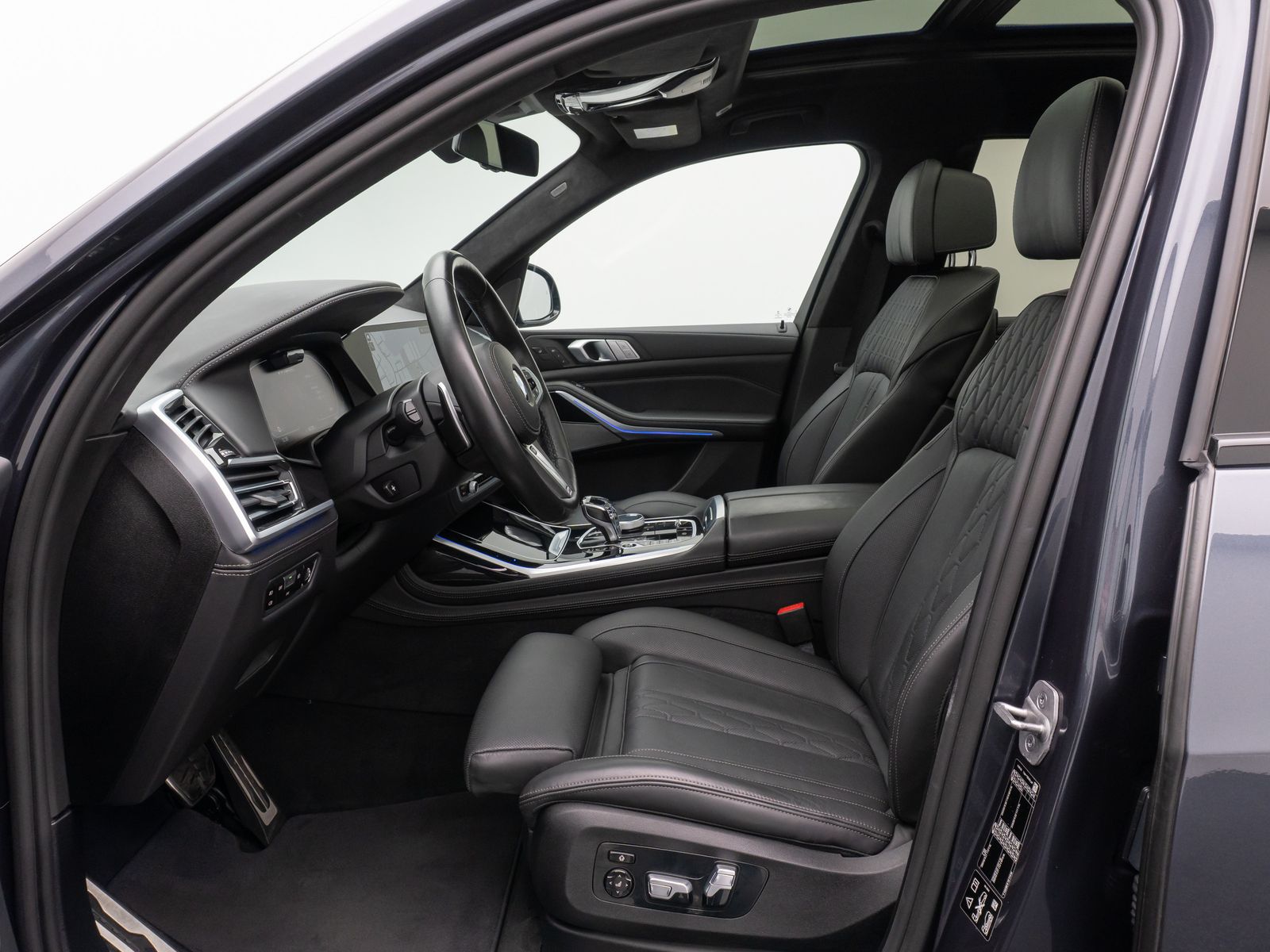 Fahrzeugabbildung BMW X7 M50i 360°SoftClose SkyLounge Massage 22" Voll