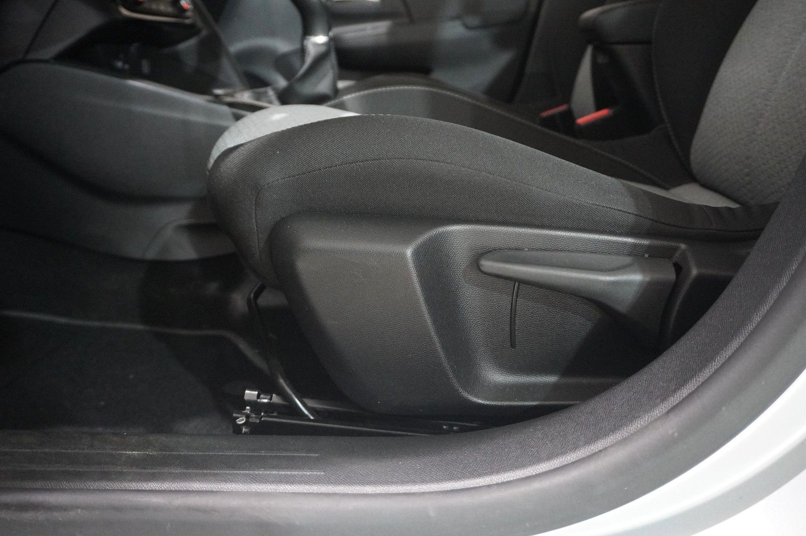 Fahrzeugabbildung Opel Corsa F 1.2 FACELIFT NAVI/LED/KAMERA/VIRTU./DAB+