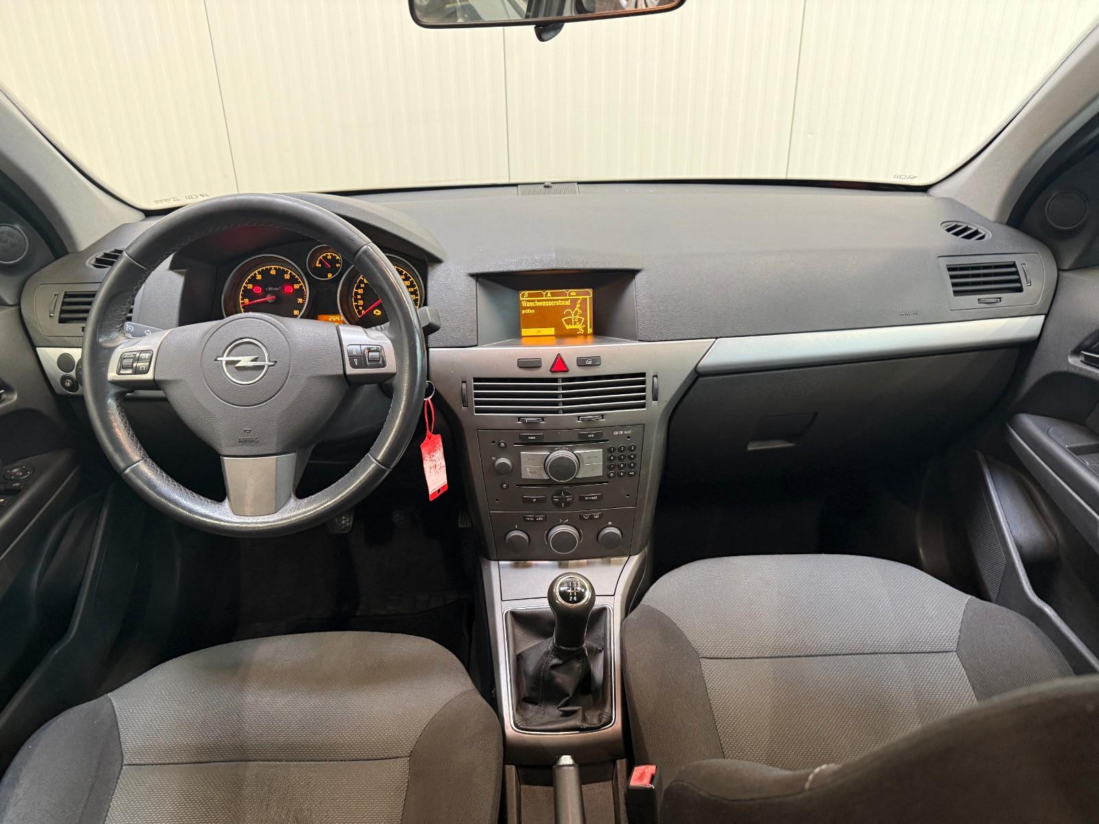 Opel Astra 2006 — photo 15