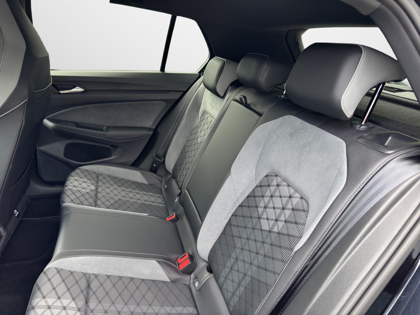 Volkswagen Golf 1.5 eTSI DSG R-Line Navi LED Kamera PDC LM, миниатюра 12