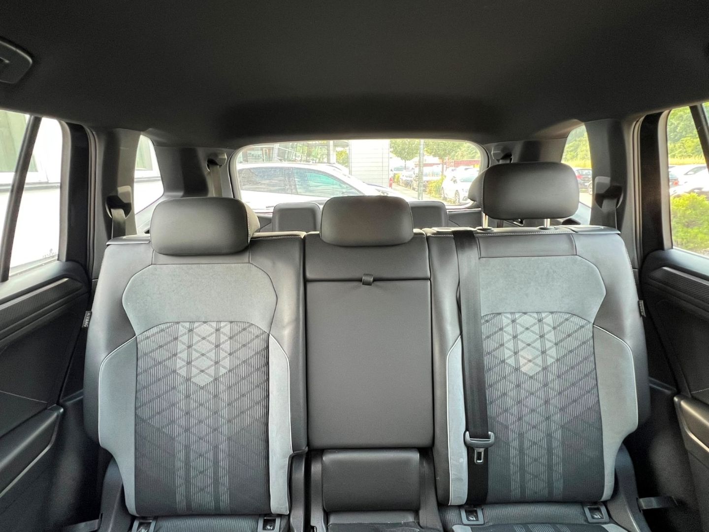 Tiguan Allspace 2.0TSI 4M DSG R-Line 7Sitz*ASSIS