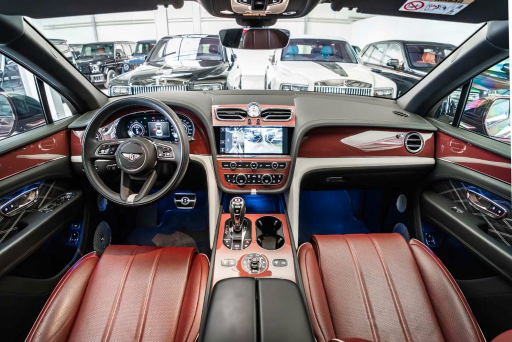 BENTLEY Bentayga 2024