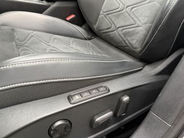 Seat Leon SportstourerPanoR.KameraAHKLEDBeatsAu.
