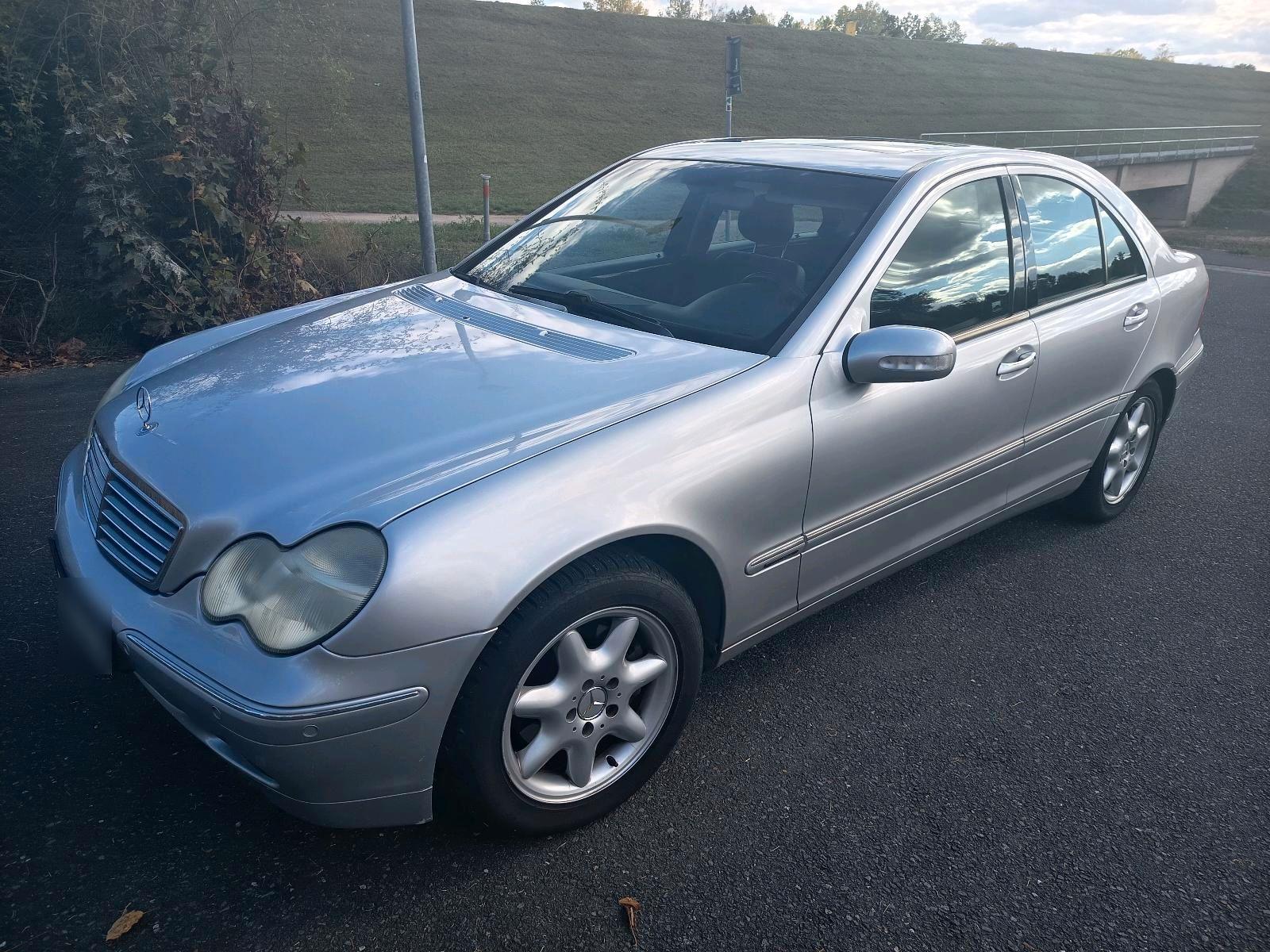 Mercedes-Benz C 240