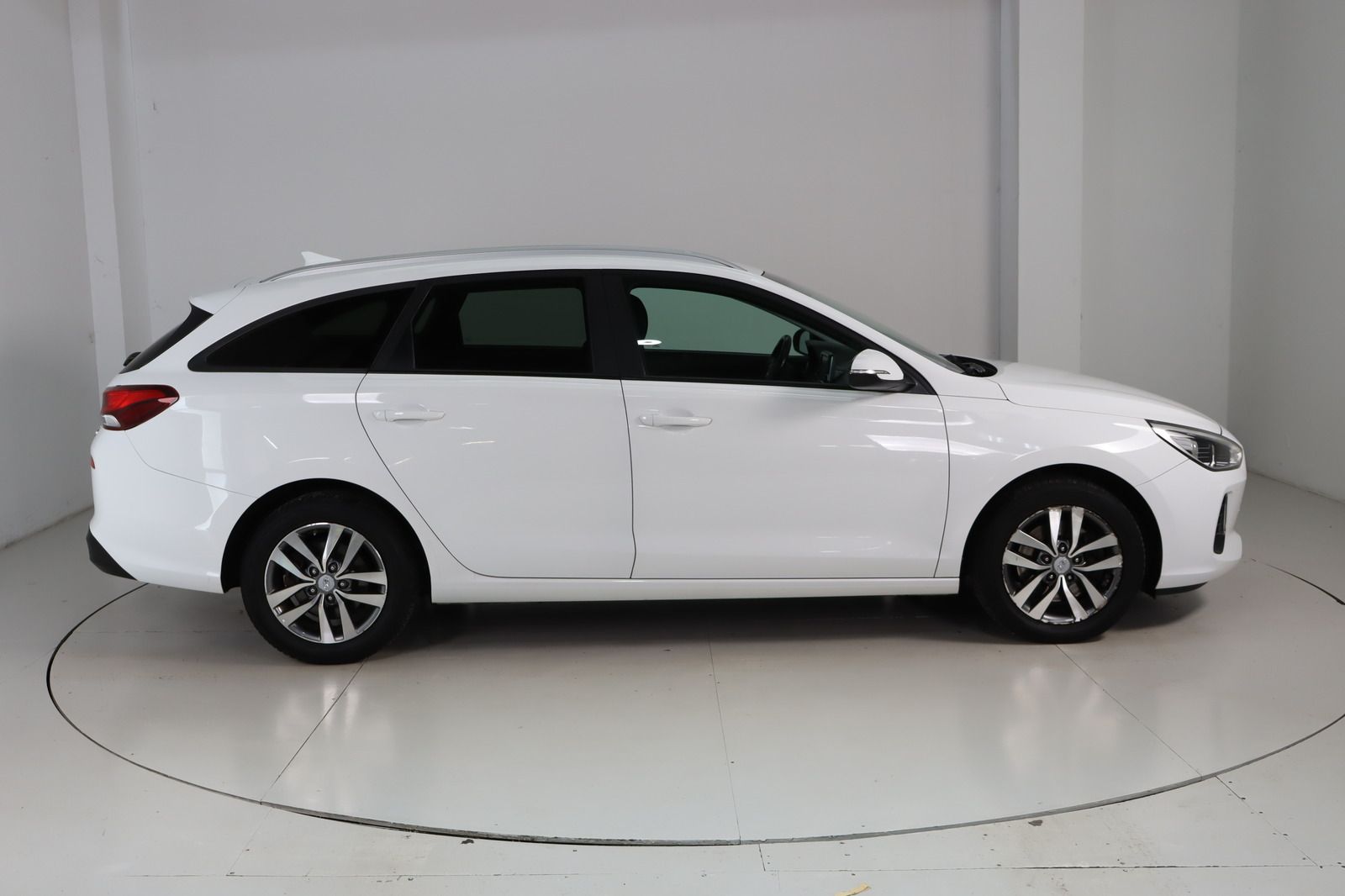 Fahrzeugabbildung Hyundai i30 T- GDi CW Family + * LED * Navi * DAB+ *