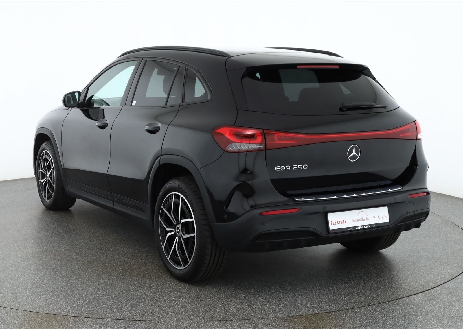 Mercedes-Benz EQA 250 AMG Line LED Navi Alcantara Kamera DAB imagem 3