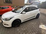 Hyundai i20 1.0 T-GDI 88kW blue Active Trend Active ... - Hyundai i20: Weiß