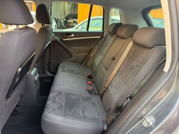 Volkswagen Tiguan - 10