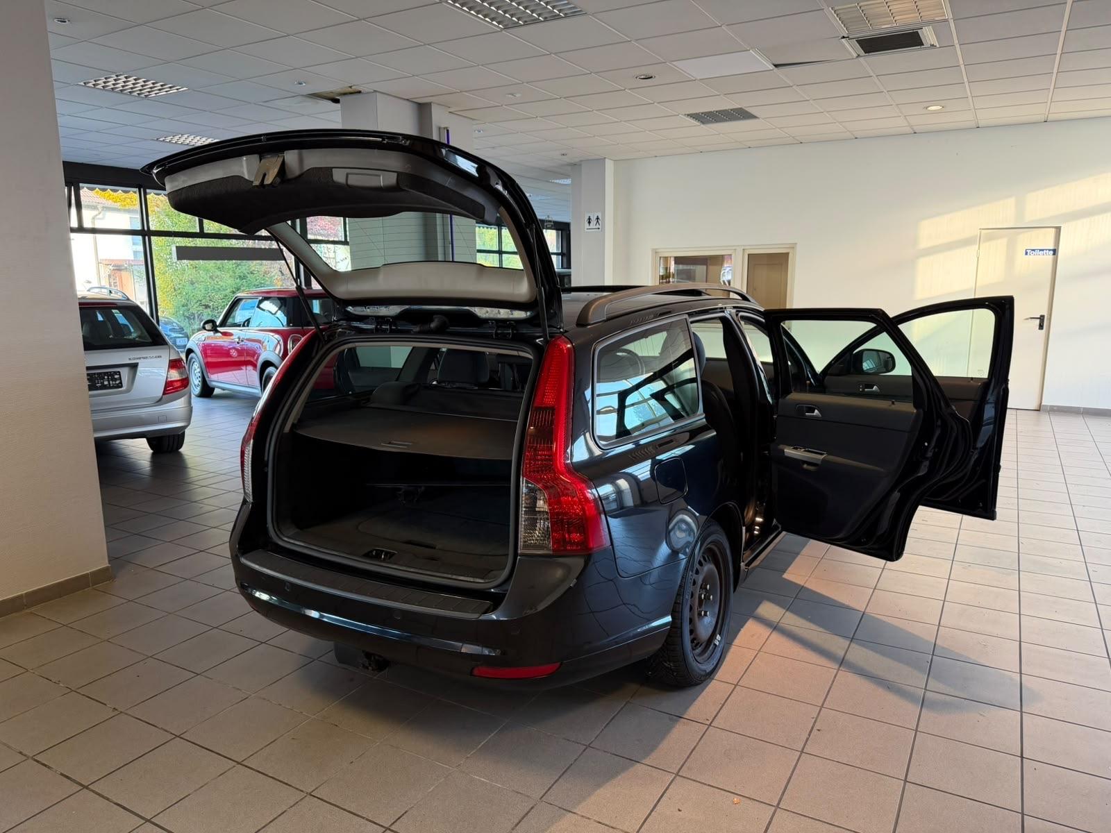 Volvo V50 2009 — photo 16