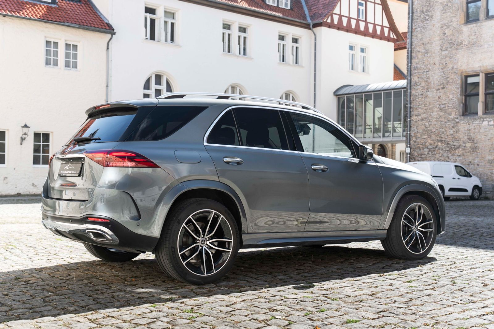 Fahrzeugabbildung Mercedes-Benz GLE 350de 4Matic AMG 3D KAM BURMESTER ACC LUFT