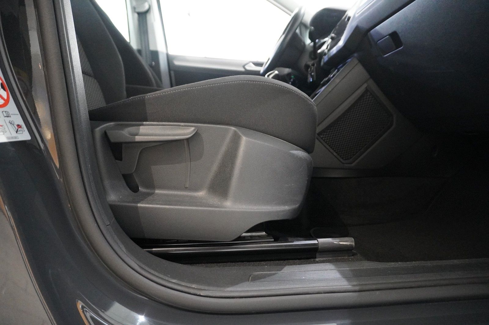 Fahrzeugabbildung Volkswagen Touran 2.0 TDI COMFORTLINE KLIMA/PDC/USB/ALU/BT