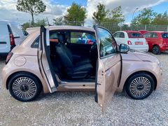 Fahrzeugabbildung Fiat 500e 3+1 Icon SHZ AAC PDC GRA CARPLAY DAB+