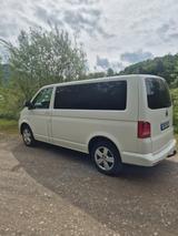 Volkswagen VW T5 Caravelle DSG Standheizung Camper 8-Sitzer - VW T5 8-Sitzer