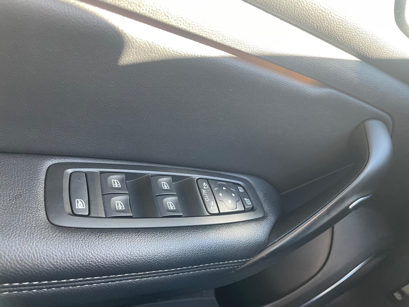 Renault Megane IV 1,3 Limo/Navi/Klima/Kamera/LED/PDC