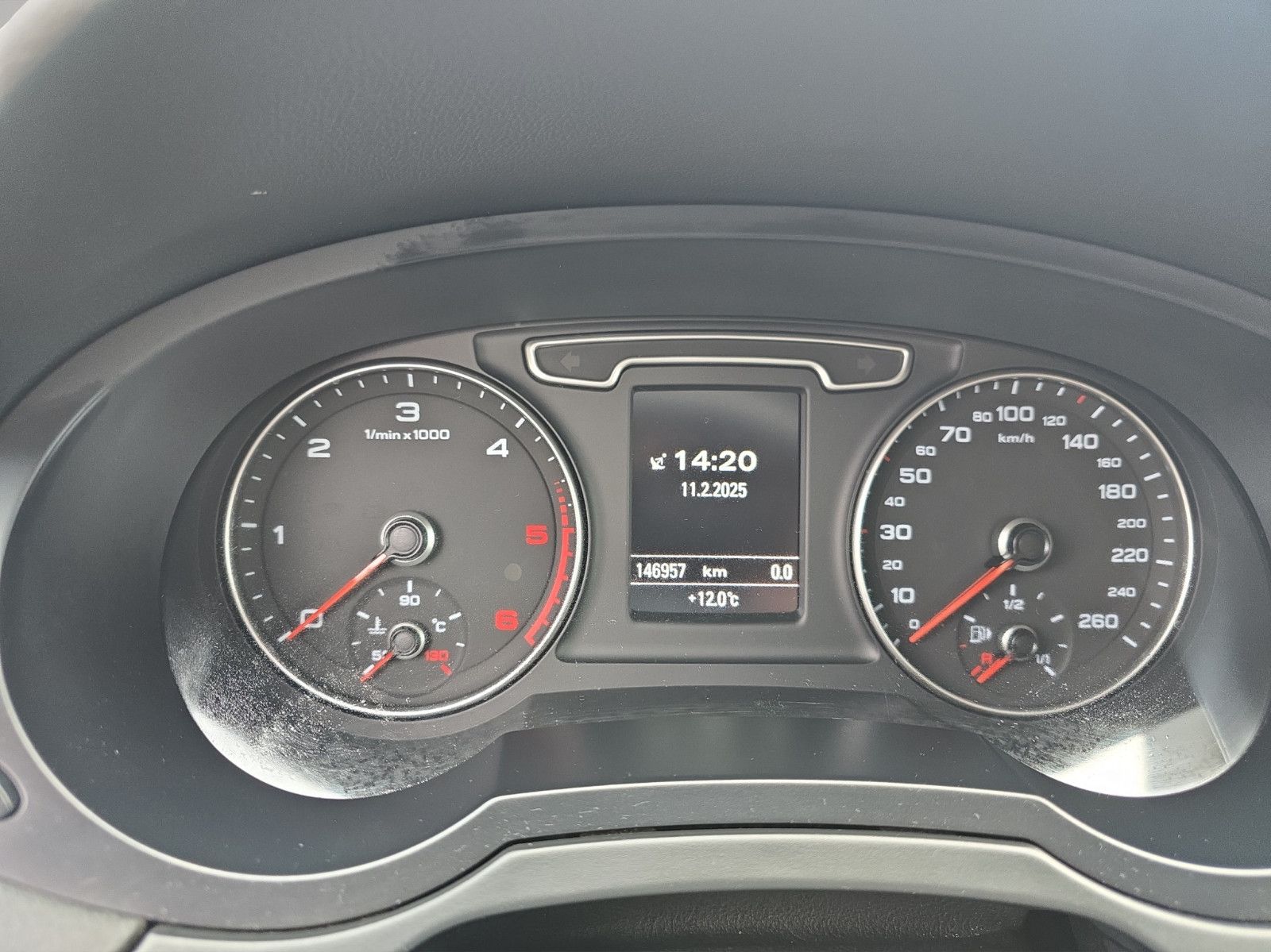 Fahrzeugabbildung Audi Q3 2.0 TDI quattro S-Line Automatik/Navi/PDC/