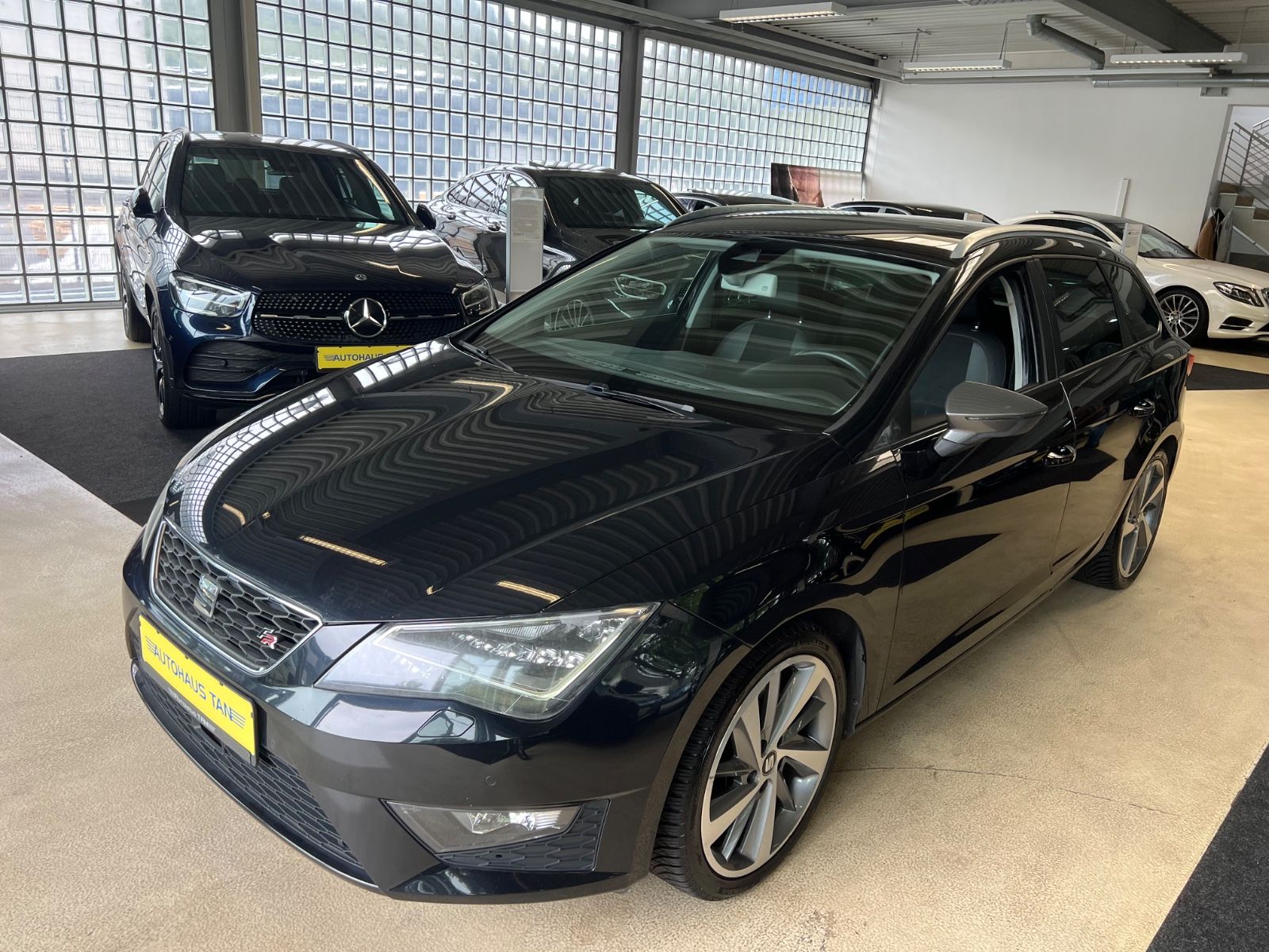 Fahrzeugabbildung SEAT Leon ST FR 2.0 TDI DSG AUTOMATIK *LED*1.HAND*