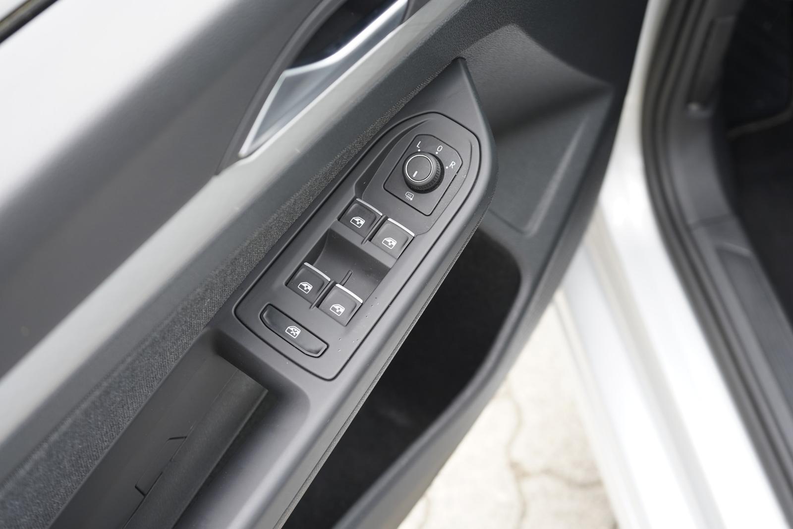 Volkswagen Golf VIII Variant Life eTSI DSG LED Navi ACC AHK, миниатюра 23