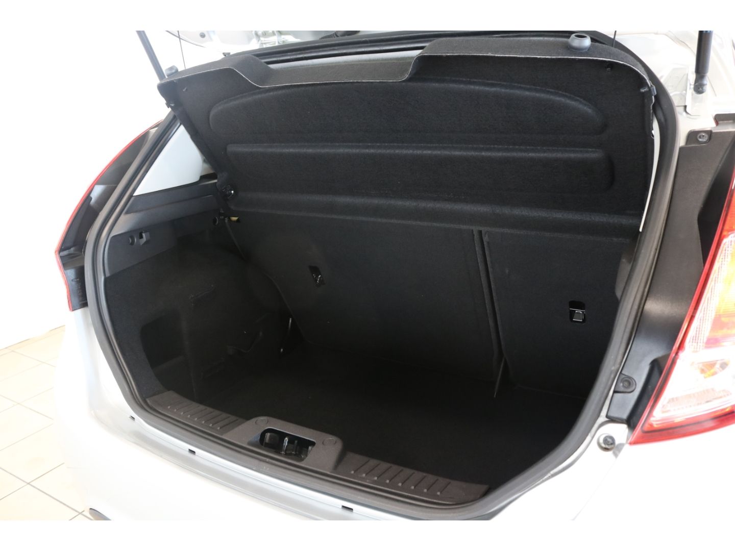 Fahrzeugabbildung Ford Fiesta 1.6L Duratec Automatik Klimaanlage