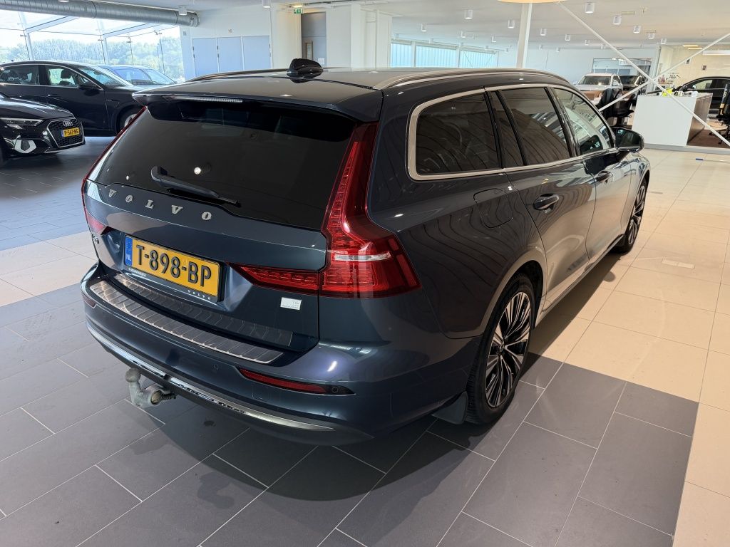 Volvo V60 2.0 T6 Plug-in Hybrid AWD Plus Bright imagem 3