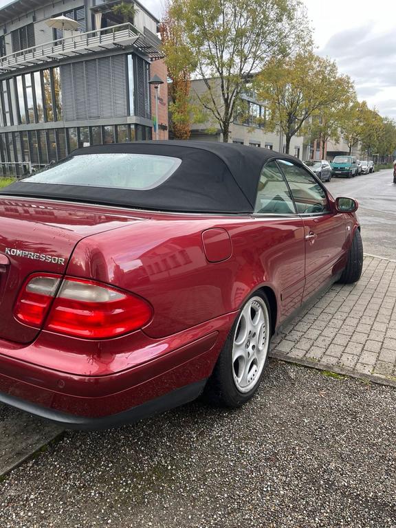 Mercedes-Benz CLK 230