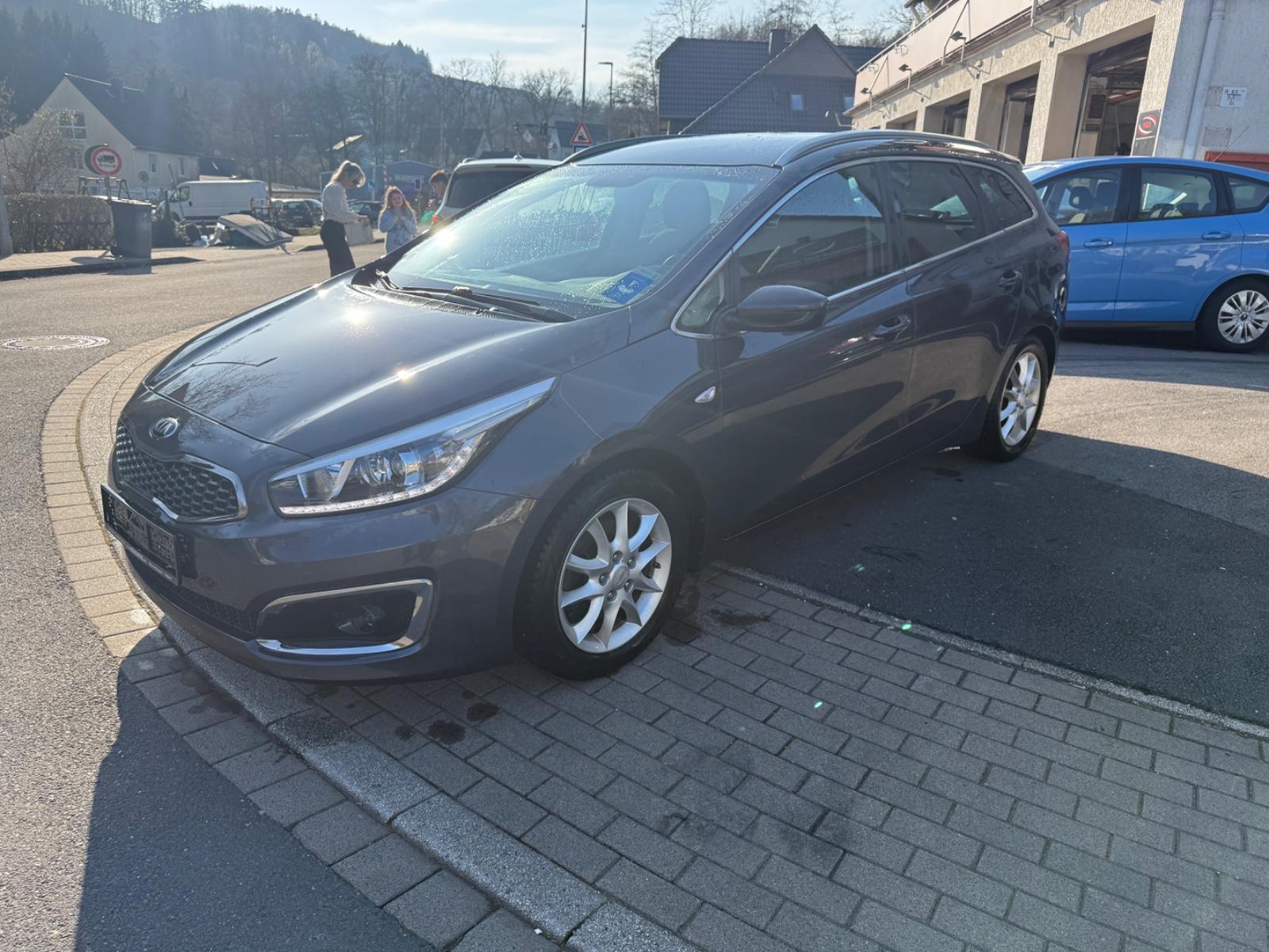 Kia KIA ceed/ Rückfahr Kamera, SHZ, Navi, 1 Hand