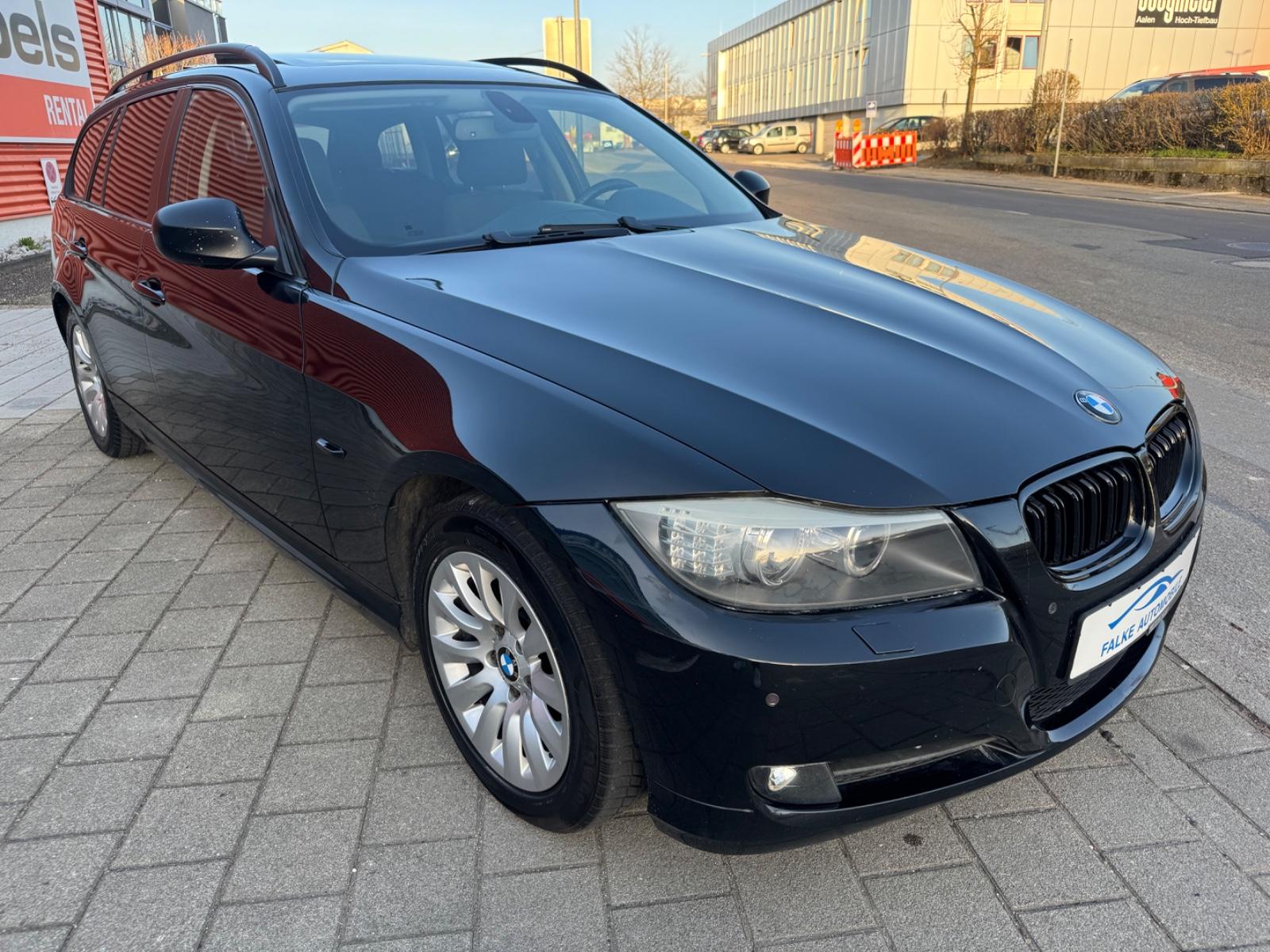 BMW 318 Touring -XENON-NAVI-PANORAMADACH-STZH