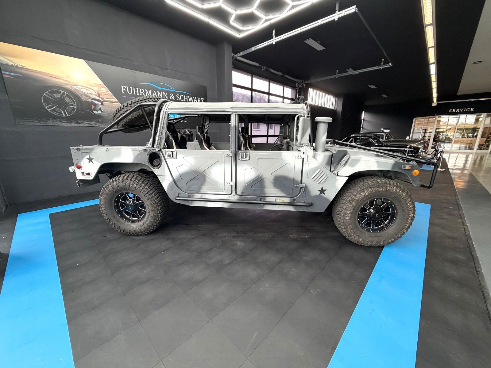 Hummer M998